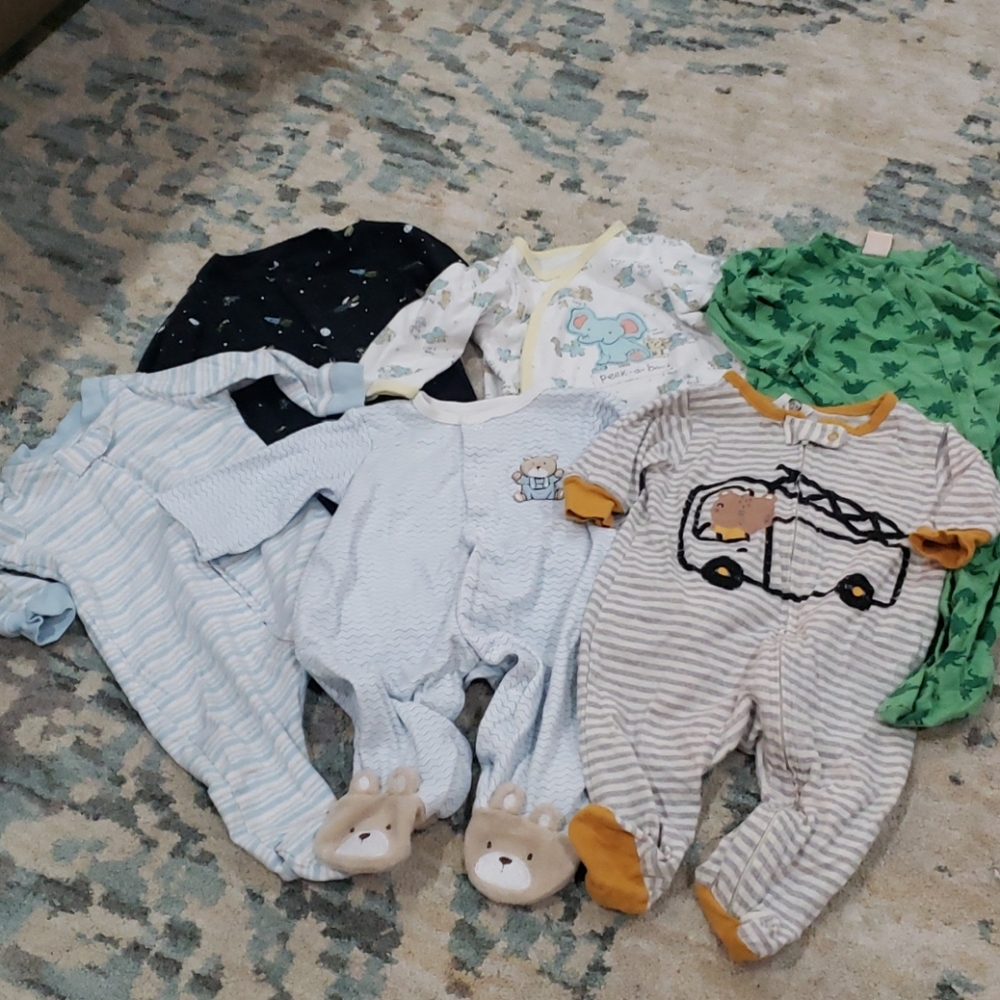 Lot of 6 0-3m pajamas